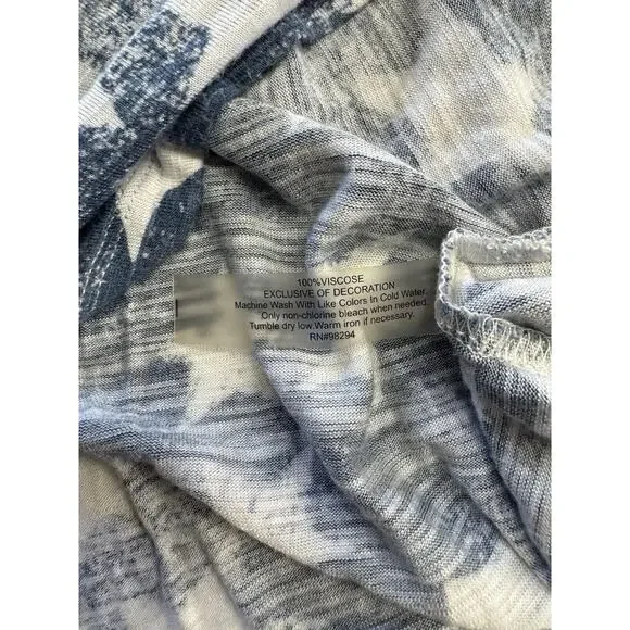 Thomas & Olivia Womans Blouse Top Blue Small Stars Button Up Star Short Sleeve - Picture 4 of 5